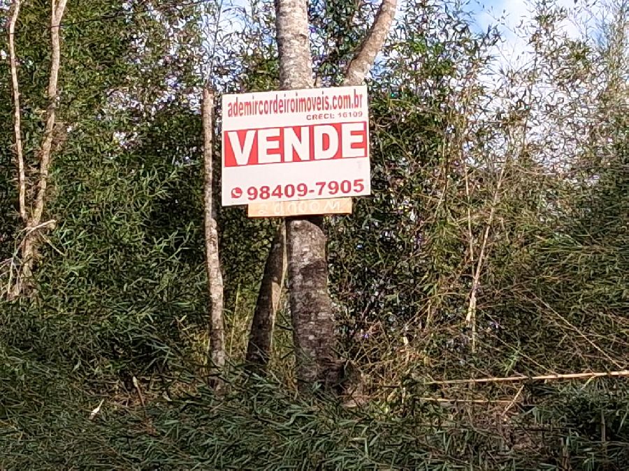 Chácara em Bocaiuva do Sul - Áreas de 20.000,00 metros quadrados em Bocaiuva do Sul, Paraná, localidade de Cachoeirinha, de frente para rua de paralelepípedos a 2Km da BR 476.R$330.000,00